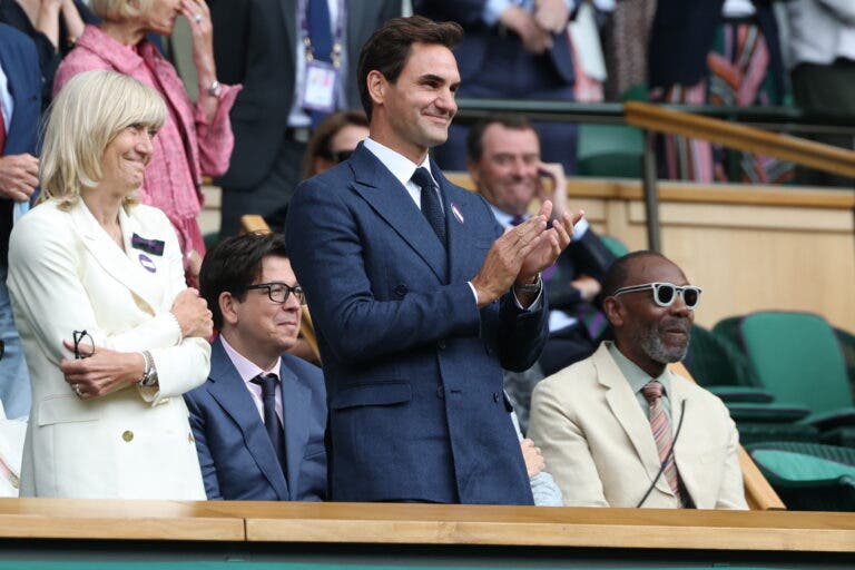 Djokovic brinca com presença de Federer nas bancadas: «É bom acabar com a maldição»
