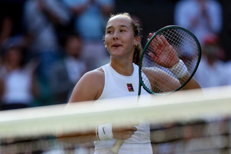 Andreeva envergonhada com presença de Federer: «É um sonho ver-te na vida real»