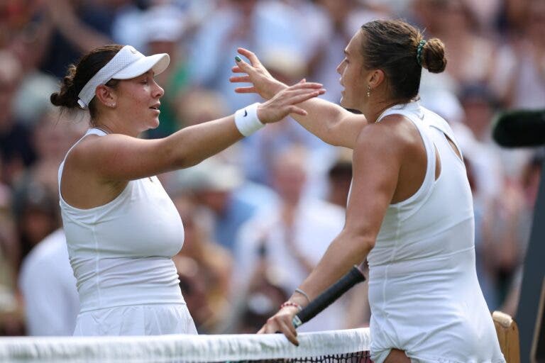 Anisimova já venceu Sabalenka em todas as superfícies e junta-se a lista muito restrita