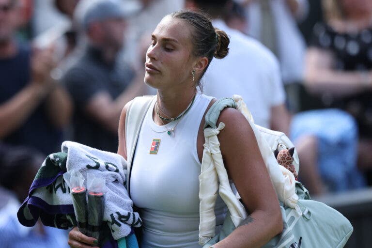 Sabalenka: «Devia ter sido mais corajosa, a certa altura esqueci-me que sou número um do mundo»