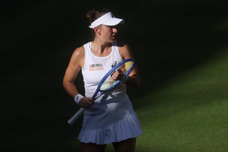 Bencic resignada: «Não há nada que me arrependa, a Swiatek foi demasiado forte»