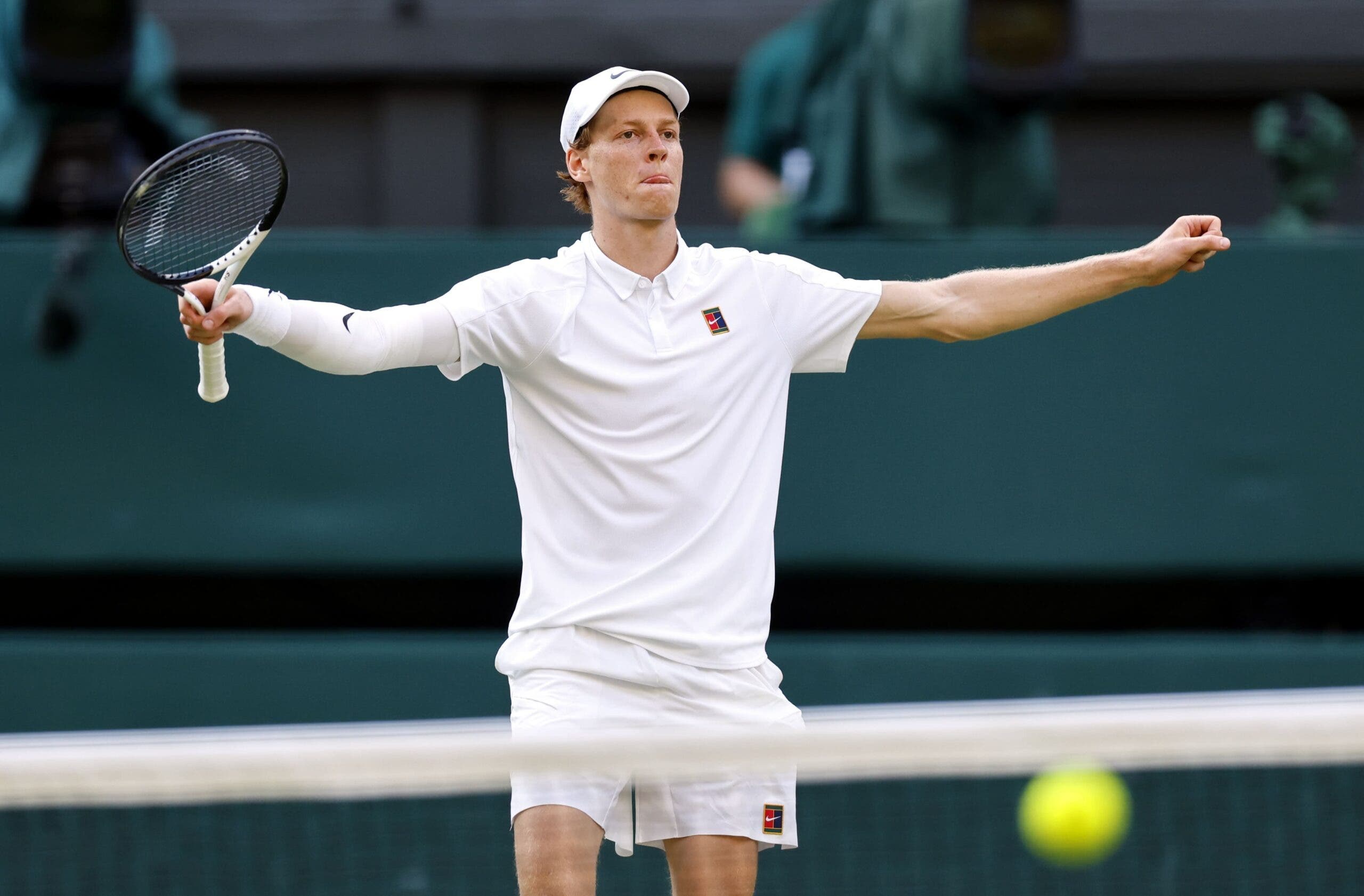 [VÍDEO] O momento em que Sinner conseguiu a desforra frente a Alcaraz e venceu Wimbledon pela primeira vez