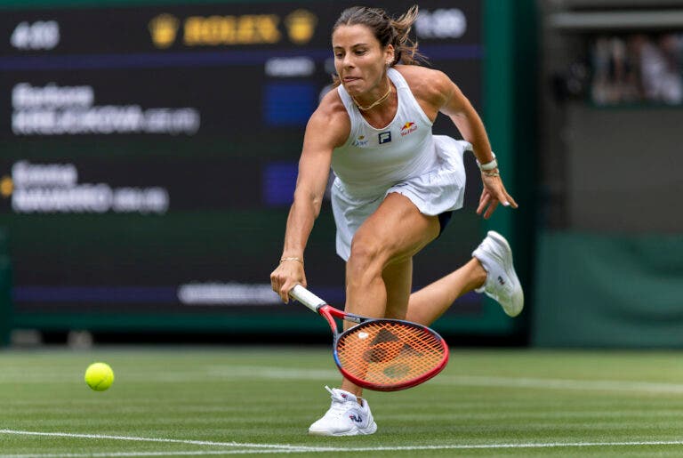 Navarro elimina campeã de Wimbledon e condena Krejcikova a trambolhão no ranking