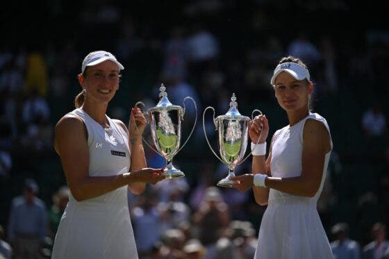 Kudermetova e Mertens conquistam título de pares femininos em Wimbledon