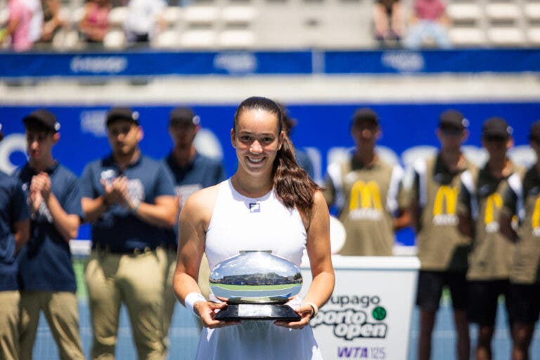 Valentova consolida estatuto de promessa e sagra-se campeã do WTA 125 do Porto