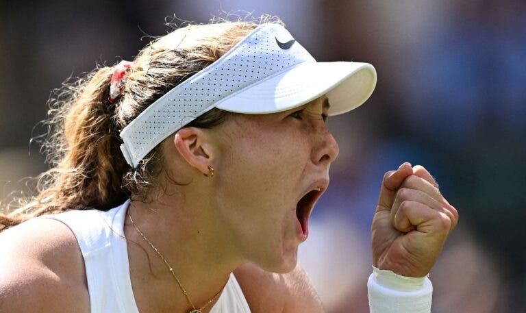 Andreeva triunfa e regressa à 3.ª ronda em Wimbledon