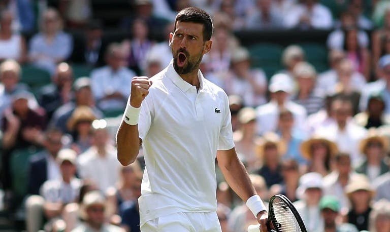 Djokovic faz exibição surreal a caminho da 3.ª ronda de Wimbledon