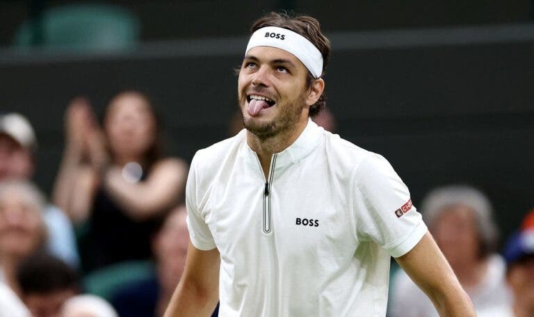 Fritz sobrevive a mais cinco sets rumo à 3.ª ronda de Wimbledon