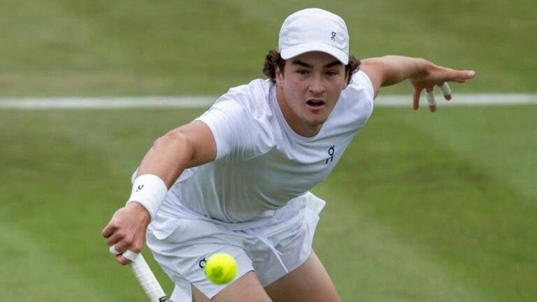 João Fonseca ameaça reviravolta contra Jarry mas diz adeus a Wimbledon