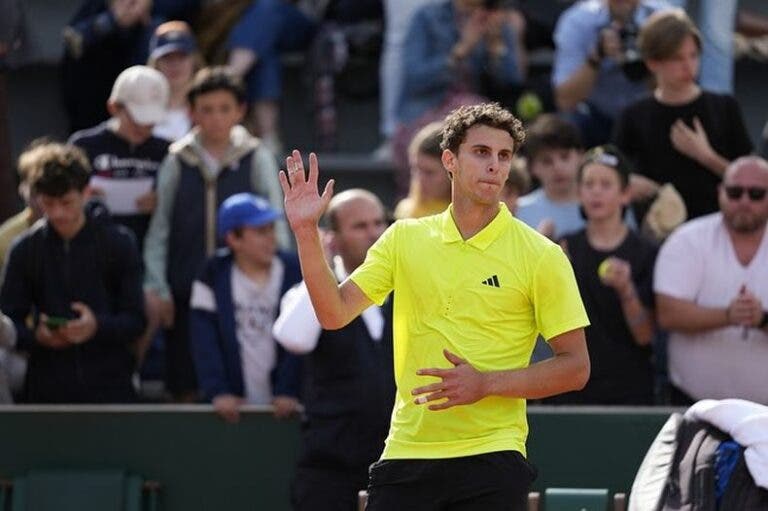 Cerundolo deixa Ruud em estado de choque e está nas ‘meias’ de Gstaad
