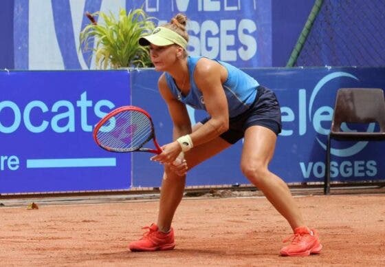 Laura Pigossi é dominada e cai na estreia em Roma