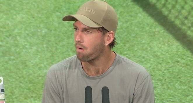 A surreal pergunta feita a Norrie em Wimbledon: «És tu o namorado da Raducanu?»