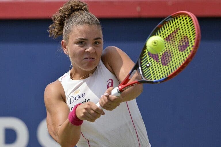Paolini sofre derrota chocante em Montreal, Fernandez desce à terra e Kostyuk bate Vondrousova
