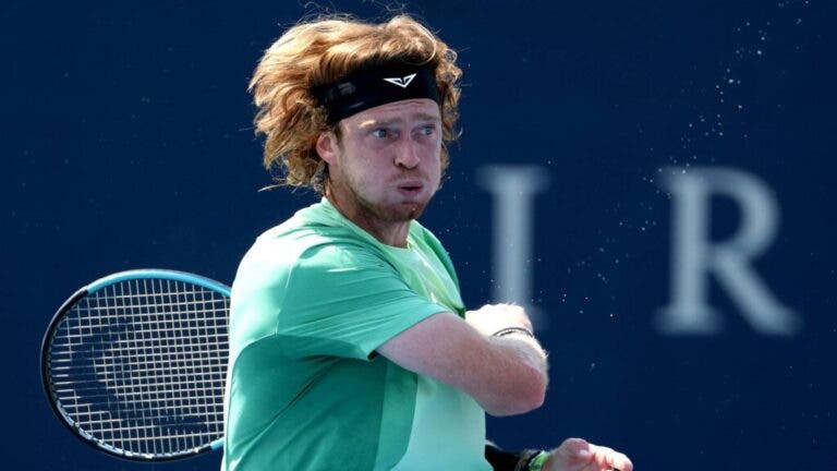 Rublev explica muitos erros de todos em Toronto: «Pode ficar incontrolável»