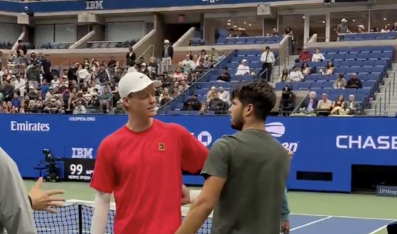 [VÍDEO] Sinner e Alcaraz reencontraram-se em pleno Estádio Arthur Ashe