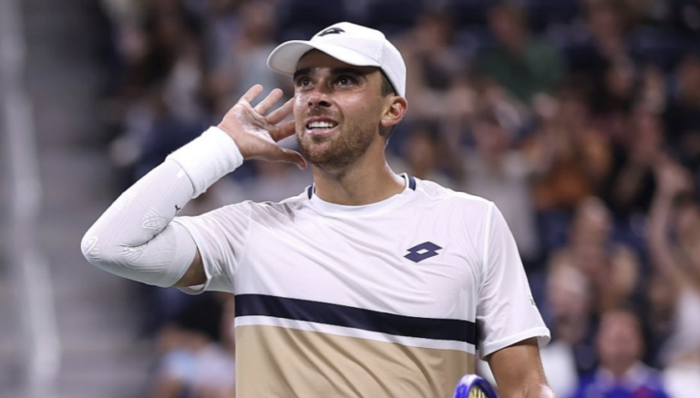 Bonzi resistiu à loucura com Medvedev: «Nunca tinha visto algo assim num estádio de ténis»