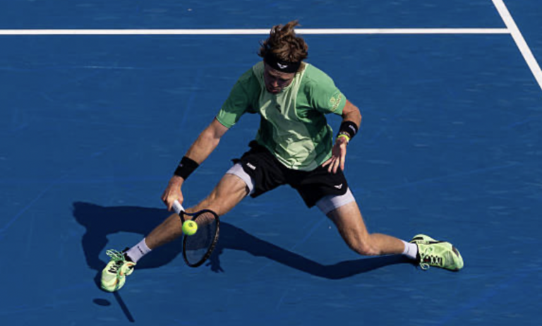 Rublev e a atitude de Medvedev: «Não sou o melhor exemplo para dizer alguma coisa…»