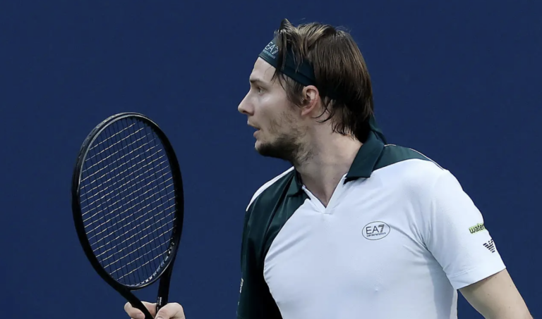 Incrível: Bublik já vai em 22 vitórias nos últimos 25 encontros e continua a avançar no US Open