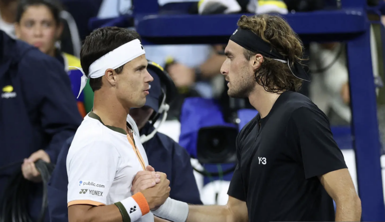 Pesadelo: Tsitsipas deixa fugir match point e perde duelo épico no US Open