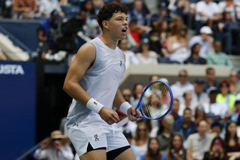 Shelton, Mensik e Davidovich vencem e convencem rumo à segunda ronda do US Open