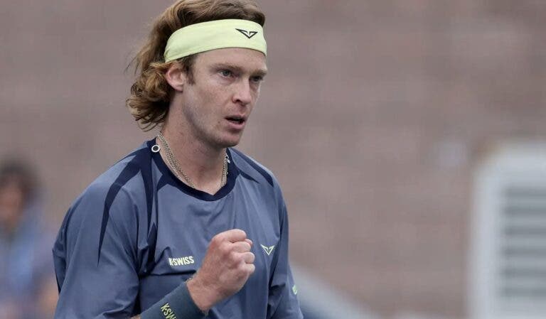 Musetti arrasa e Rublev também avança no US Open