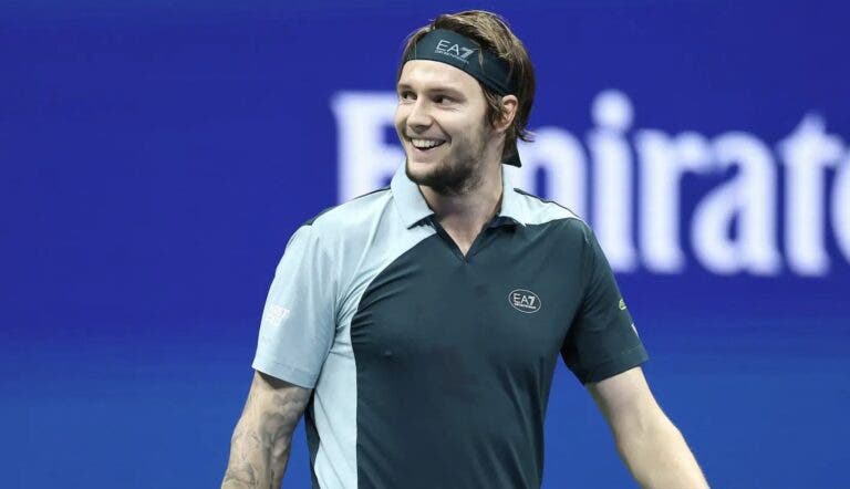 Bublik joga muito, bate Paul e marca duelo com Sinner no US Open