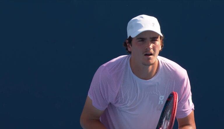 João Fonseca esteve a perder 6-7, 0-4, 0-30 mas acaba na terceira ronda em Cincinnati
