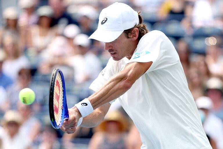 De Minaur desperdiça e cai perante gigante Opelka, Lehecka avança em Cincinnati
