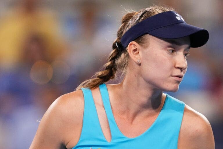 Rybakina resiste a duro teste mas marca duelo com Keys nos ‘oitavos’ em Cincinnati