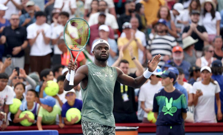 Tiafoe apanha susto mas sobrevive e avança para os ‘oitavos’ em Toronto