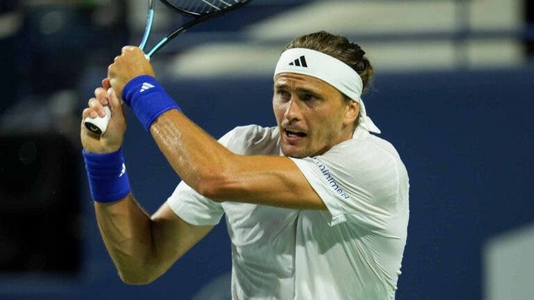 Zverev resiste a quase três horas com Arnaldi em Toronto e celebra 500.ª vitória da carreira