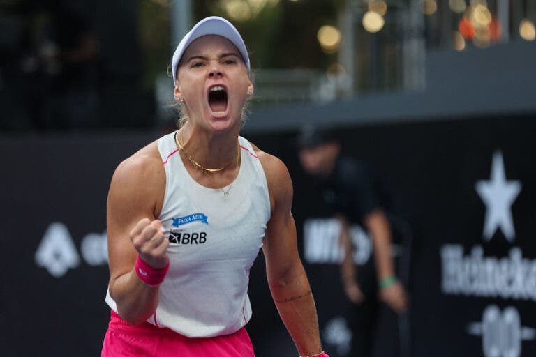 Laura Pigossi vence batalha de virada e fica à espera de Bia Haddad no SP Open
