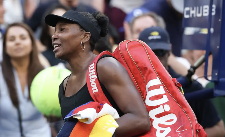 Venus Williams despede-se do seu 25.º US Open com desaire nos ‘quartos’ de pares