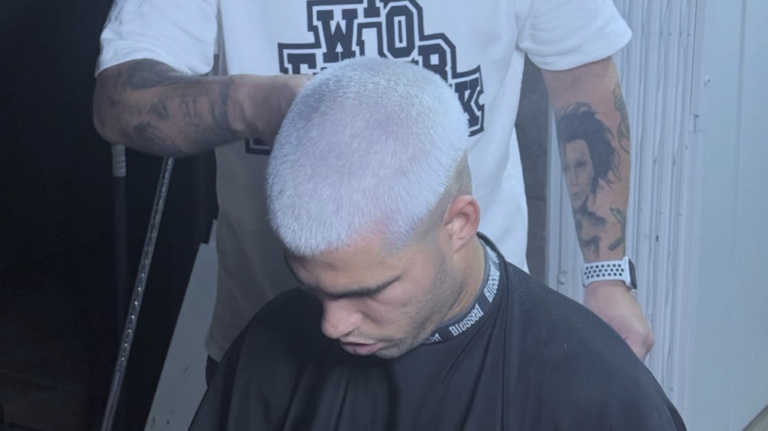 Alcaraz prometeu surpreendeu com o novo penteado… e agora já é louro