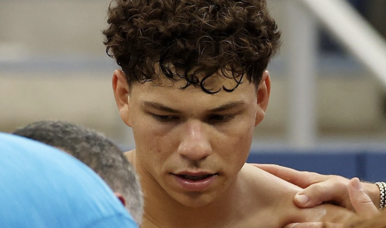 Shelton não recupera da lesão no ombro esquerdo e falha ATP 500 de Tóquio
