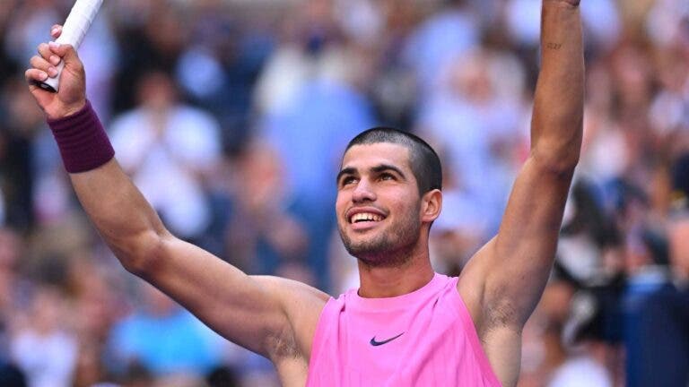 Alcaraz vai ter uma oportunidade para apanhar três lendas no Australian Open