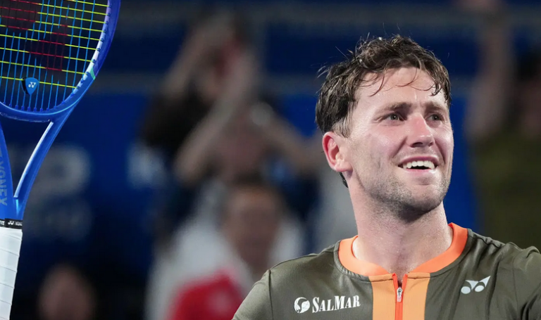 Ruud joga muito, bate Berrettini e estreia-se nos ‘quartos’ em Tóquio