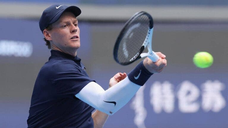 Sinner faz 11-0 contra De Minaur e chega em Pequim à 30.ª final da carreira