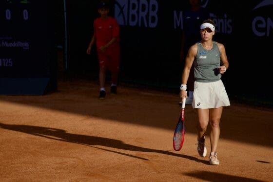 Após seis derrotas brasileiras, Laura Pigossi vence na estreia do WTA 125 de Florianópolis