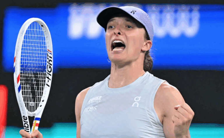 Swiatek volta a bater Bencic e estreia-se nos ‘quartos’ em Wuhan