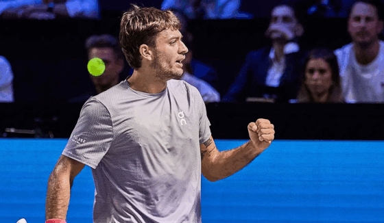 Rinderknech e Cobolli entram a ganhar no Masters 1000 de Paris