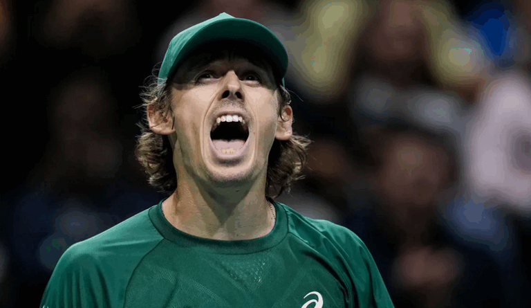 De Minaur arrasa e qualifica-se para Turim; Bublik despacha Fritz e ainda sonha com as Finals