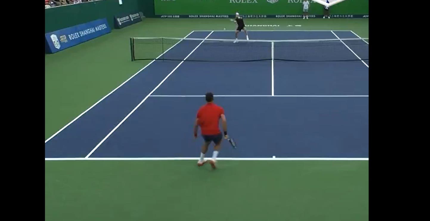 [VÍDEO] Djokovic protagoniza ponto incrível no treino antes da estreia em Xangai