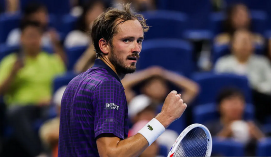 Medvedev volta a bater Davidovich e reencontra Tien em Xangai