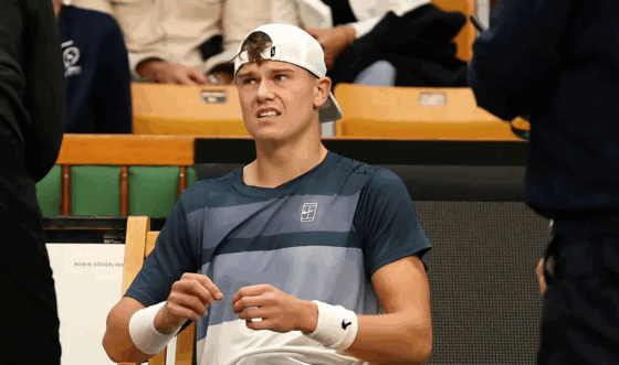 Mãe de Rune furiosa com lesão grave do filho: «Houve demasiados torneios obrigatórios»