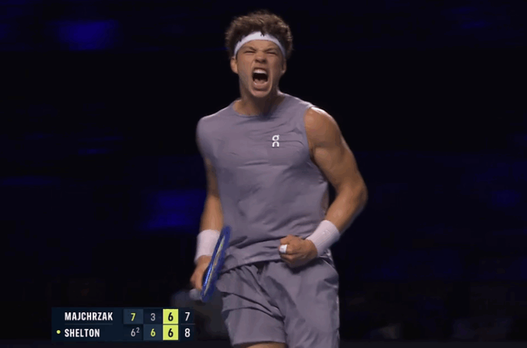 Shelton e Shapovalov salvam match points e avançam em Basileia