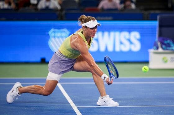 Andreeva não resiste a três horas de batalha e é surpreendida por Siegemund em Wuhan