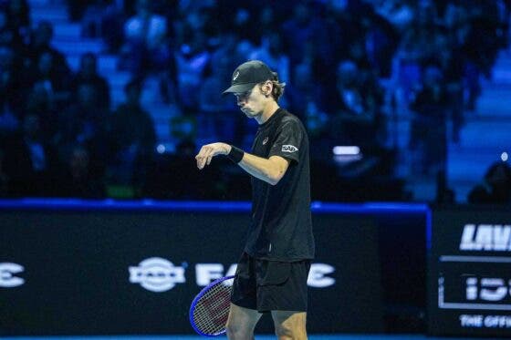 De Minaur tem a receita para ganhar a Sinner… mas não consegue fazer: «Não é assim tão fácil»