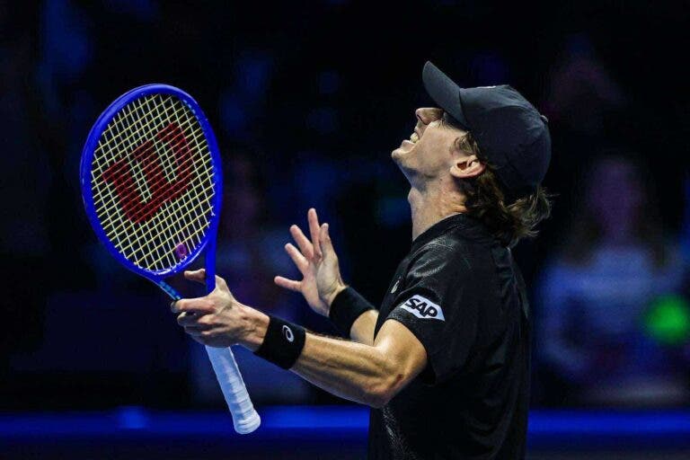 De Minaur bate Fritz, apura Alcaraz e mantém tudo em aberto nas ATP Finals