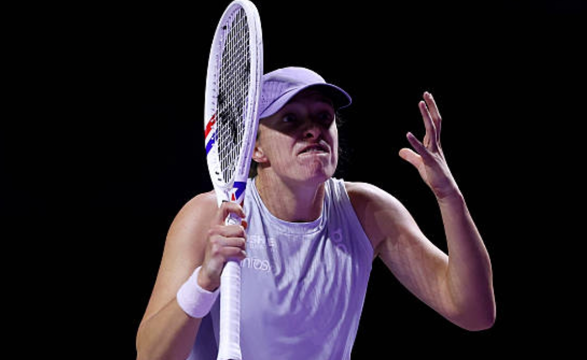 Swiatek sofre nas WTA Finals com algo que nunca lhe tinha acontecido na carreira